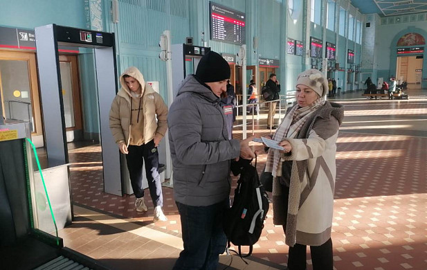 Налоговики пришли к пассажирам на ивановский ж/д вокзал